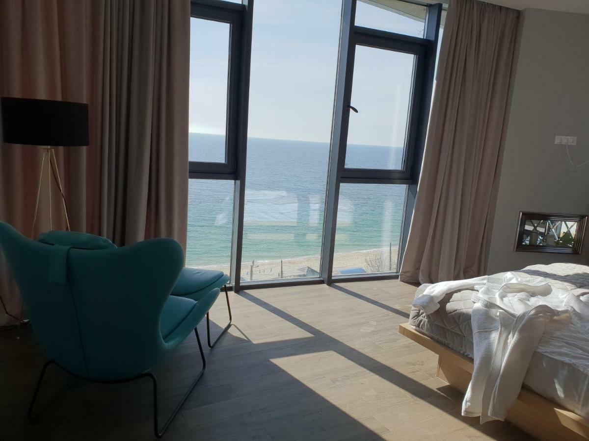 PREMIUM Seaview Apartment 50 meters from the beach Роскошные апартаменты с прямым видом на море в 50 метрах от пляжа CF Odessa Екстер'єр фото